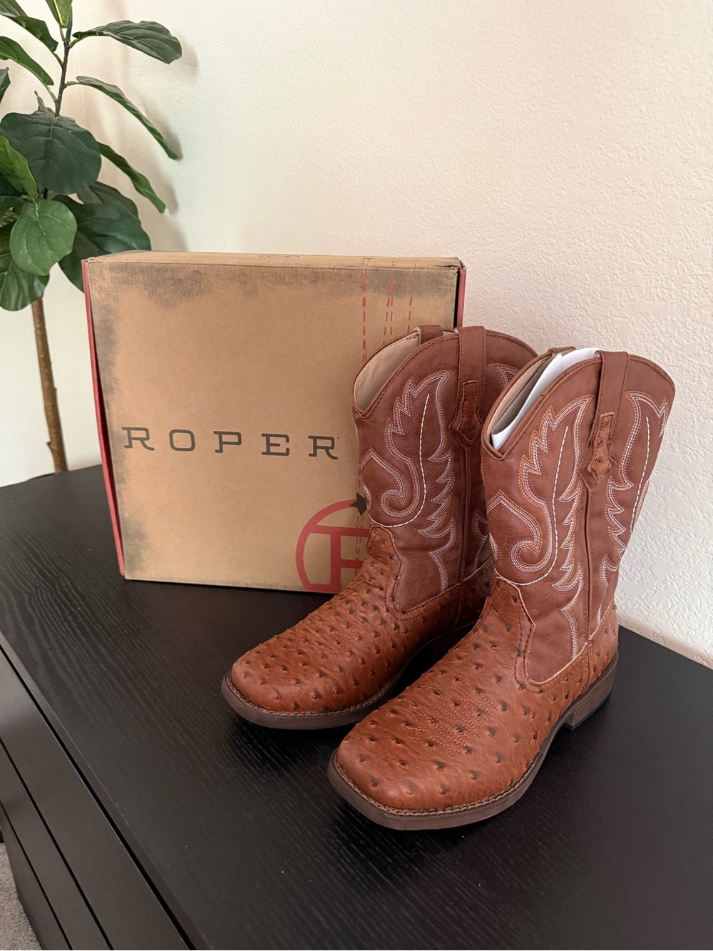 Roper Men's Brown Ostrich-Texture Western Boots